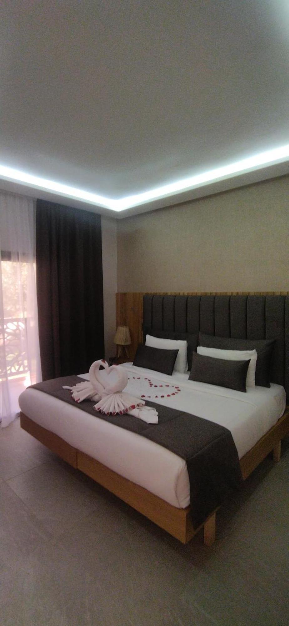 Ourika Camp Suites Hotel & Resort El Harkat Eksteriør billede